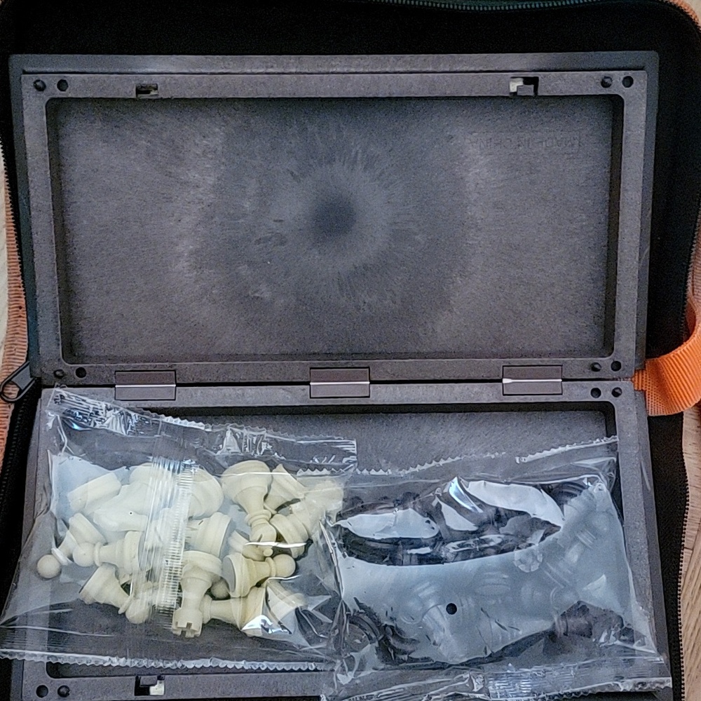 BUNDLE/TRAVEL CHECKERS & CHESS SETS/MAGNETIC - Picture 3 of 16